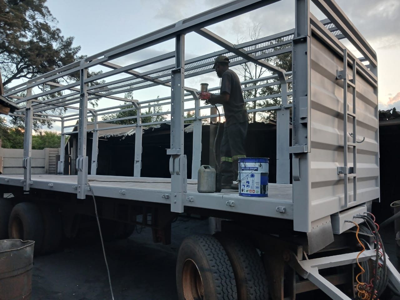 Livestock trailer