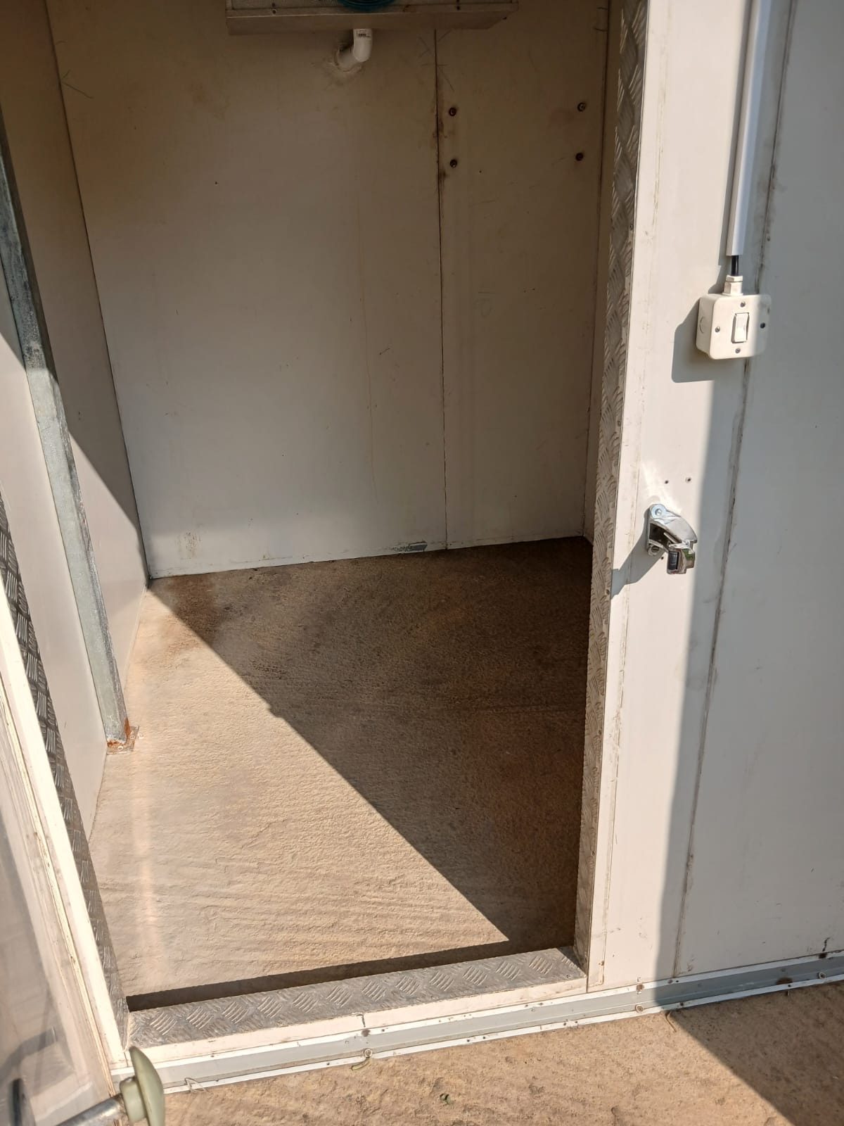 Refrigerated cold room unit